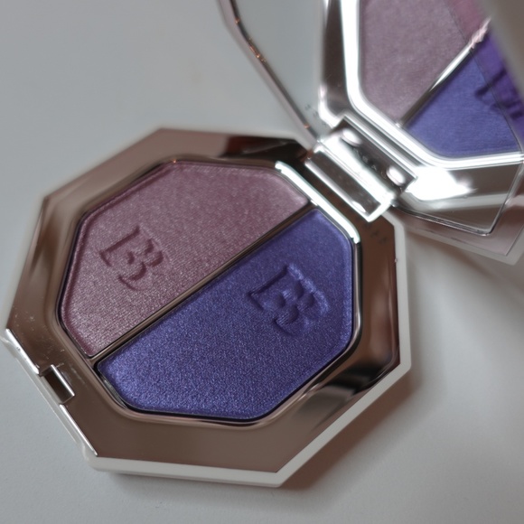 Fenty Beauty Other - FENTY BEAUTY Killawatt Foil Freestyle Highlighter Duo in 7DayWknd/Poolside